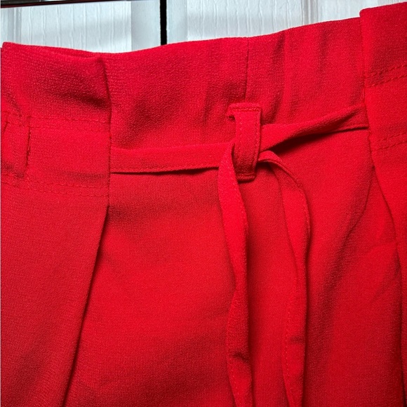 Babaton Aritzoa - Tropical Summery Comfy Women's Red Shorts in Size M - Picture 5 of 8